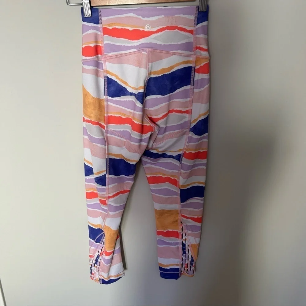 Women's Lululemon True Self Crop Bleacher Stripe White Iris Flower Size 0